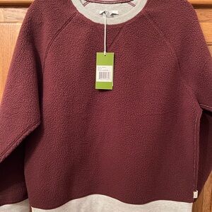 Cozy Women's Burgundy Fleece Sweatshirt